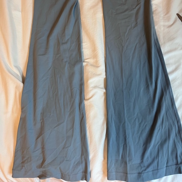 Lululemon Groove Nulu High-Rise Flared Pant
Regular - Picture 4 of 6